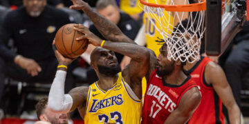 108-112. LeBron lidera la remontada de los Lakers y hace más dulce la espera de Doncic