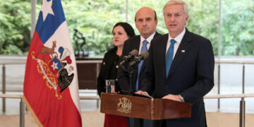 Kast anuncia que está avanzando en la expulsión de migrantes irregulares en Chile