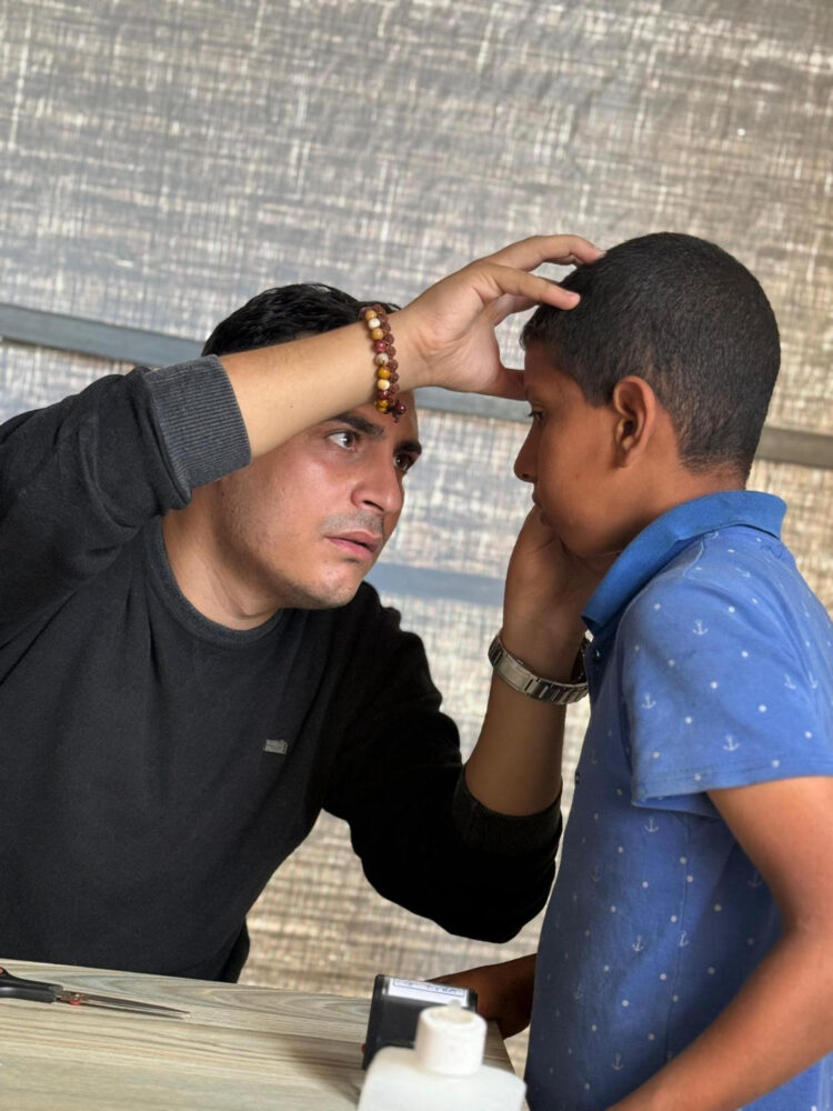 Imagen cedida del médico gazatí Ezzideen Shehab. EFE/ Ezzideen Shehab/Seix Barral SOLO USO EDITORIAL/SOLO DISPONIBLE PARA ILUSTRAR LA NOTICIA QUE ACOMPAÑA (CRÉDITO OBLIGATORIO)