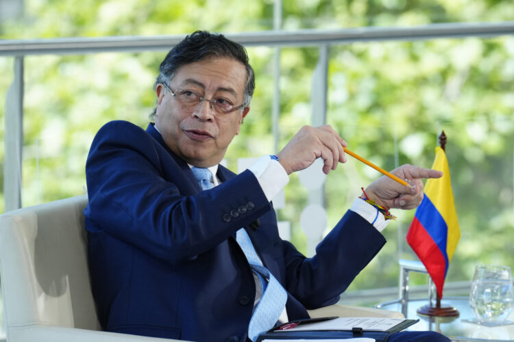 El presidente Colombia, Gustavo Petro durante la segunda entrega de 'Los Desayunos' de RTVE y la Agencia EFE celebrado este viernes en Barcelona. EFE/ Alejandro García