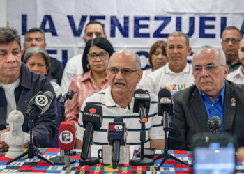 Opositores exigen una fecha para celebrar elecciones y el aumento de salario en el país