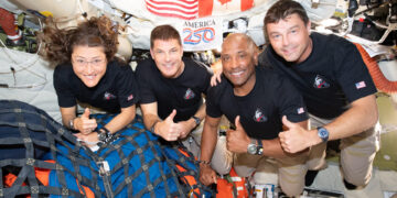 Los astronautas de Artemis II alista el regreso a la Tierra y su amerizaje en el penúltimo día de misión