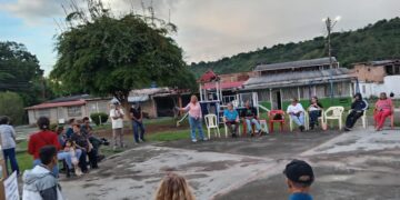 Asamblea de ciudadanos en Bella Vista, rumbo a la Comuna