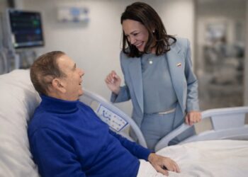 Edmundo González está hospitalizado en Madrid y cancela su participación en acto con María Corina Machado