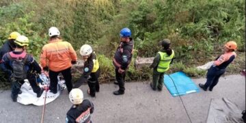 Protección Civil Mérida continúa rescate de fallecidos en accidente vial de municipio Cardenal Quintero