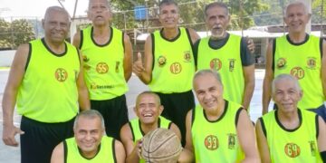 Amigos de «El Pekas» fulminó a Gladiadores de Valera en el baloncesto Máster 36×28