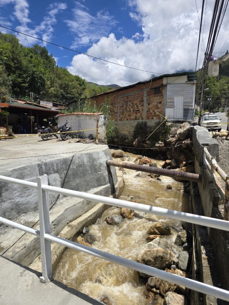 Mérida | Autoridades atienden emergencia en Chorros de Milla
