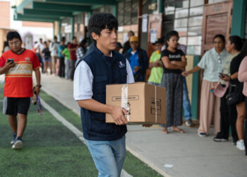 Jefe de jurado electoral de Perú admite «serias irregularidades» en los comicios