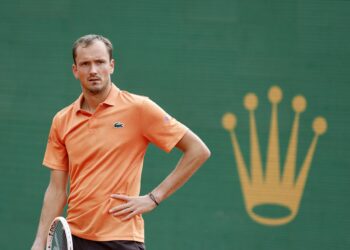 Berrettini da la sorpresa en Montecarlo y elimina a Medvedev por un doble 6-0