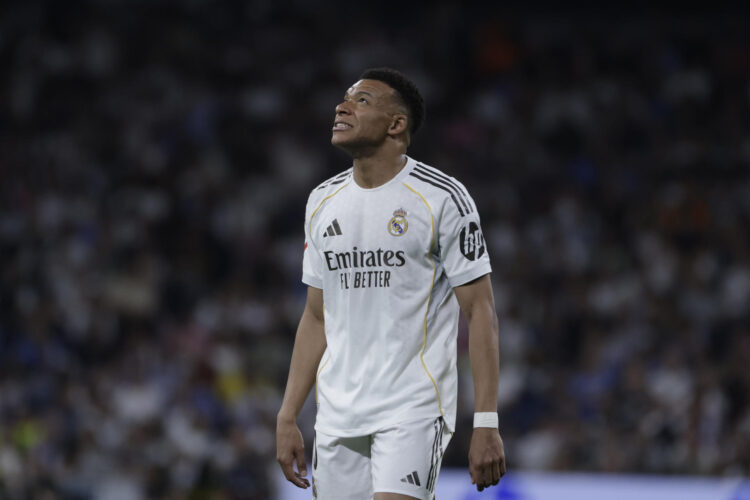 El delantero francés del Real Madrid Kylian Mbappé, durante el partido disputado por su equipo frente al Girona el pasado viernes 10 de abril. EFE/ Juanjo Martin