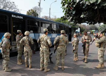 Perú elige presidente entre 35 candidatos, con la inseguridad como gran preocupación