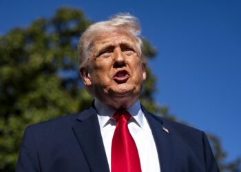 Trump amenaza con «eliminar inmediatamente» buques iraníes que se salten bloqueo en Ormuz