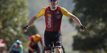 Aranburu se da un homenaje en el muro de Galdakao; Seixas suma y sigue