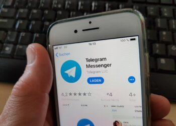 Autoridades ordenan a las empresas rusas rastrear teléfonos de ciudadanos en busca de redes VPN