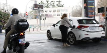 El barril de crudo brent cae un 0,2 % y se sitúa en 109,55 dólares