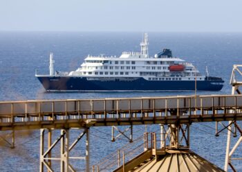 El crucero del hantavirus atracará el sábado en Tenerife para evacuar a los pasajeros