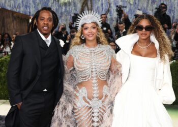 Celebridad, poder y arte se dan la mano en una creativa Met Gala sin tono crítico