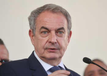 El juez bloquea 490.780 euros de las cuentas del expresidente español Zapatero