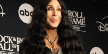 Cher cumple 80 años desafiando el tiempo como gran diva de la cultura pop