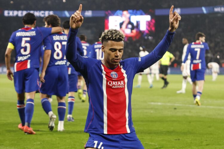 Desire Doue durante el partido de la Ligue 1 que han jugado PSG y Brest en París, Francia. EFE/EPA/MOHAMMED BADRA