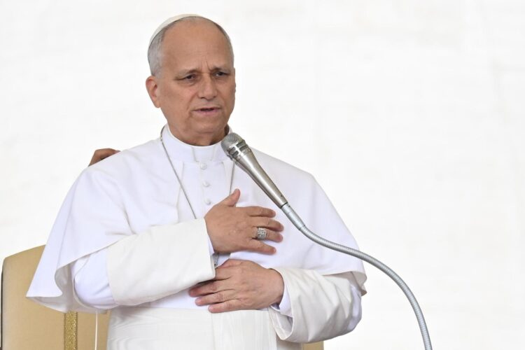El Papa León XIV preside su audiencia general semanal en la Plaza de San Pedro, en la Ciudad del Vaticano, el 13 de mayo de 2026. EFE/EPA/MAURIZIO BRAMBATTI