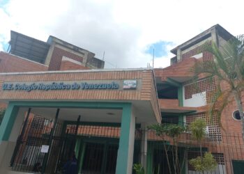 Trujillo | Colegio privado República de Venezuela prohíbe el uso de dispositivos electrónicos para “frenar la distracción escolar”