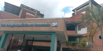 Trujillo | Colegio República de Venezuela prohíbe el uso de dispositivos electrónicos para “frenar la distracción escolar”