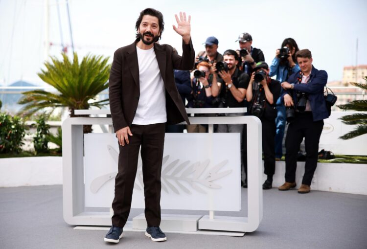 El director mexicano Diego Luna presenta 'Ceniza en la boca' en Cannes. EFE/EPA/CLEMENS BILAN