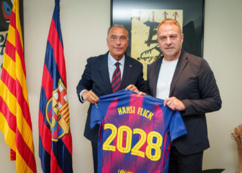 Flick renueva con el Barcelona hasta 2028, con otro año opcional