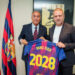 Flick renueva con el Barcelona hasta 2028, con otro año opcional