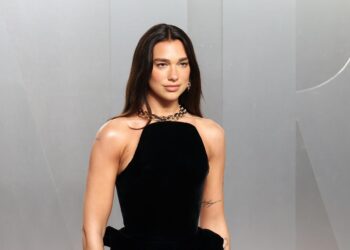 Dua Lipa demanda a Samsung por 15 millones de dólares por uso no autorizado de su imagen