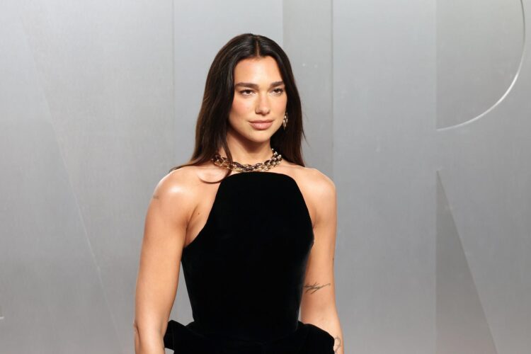 Imagen de archivo de Dua Lipa en la fiesta de los Oscar de Vanity Fair 2026 tras la 98.ª ceremonia anual de los Premios de la Academia en el Museo de Arte del Condado de Los Ángeles (LACMA) en Los Ángeles, California, EE. UU., el 15 de marzo de 2026.
EFE/EPA/NINA PROMMER