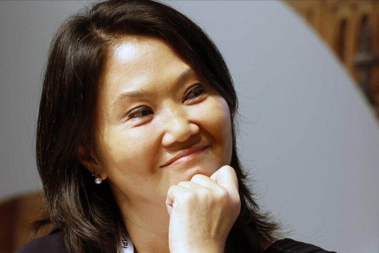 Fotografía de archivo, tomada el pasado 6 de junio, de la candidata presidencial peruana y líder del partido Fuerza Popular, Keiko Fujimori, durante una entrevista con EFE, en Sevilla (España). EFE/José Manuel Vidal