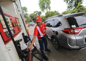 El petróleo resiste al cierre del estrecho de Ormuz, pero sube un 50,8 % durante la guerra