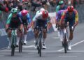 Magnier se libra del caos y estrena la maglia rosa