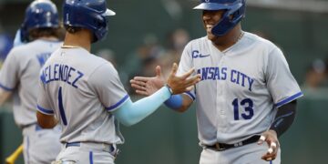 Salvador Pérez iguala a «Pudge» Rodríguez y pone la mira en la marca de George Brett