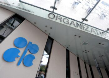 La producción de la OPEP cae casi un 34 % por guerra en Irán y cierre de estrecho de Ormuz