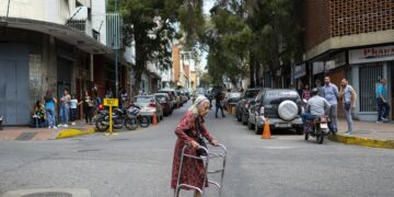 Hambre, enfermedades y abandono estatal: los adultos mayores luchan por sobrevivir en Venezuela