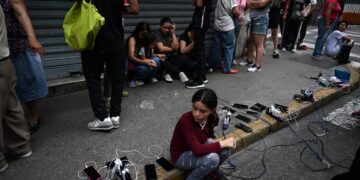 Apagones en Venezuela afectan la educación y la salud mental de niños y adolescentes