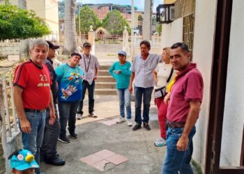Voceros comunales inspeccionaron obra en los Bloques de Bella Vista