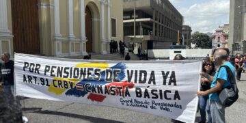 Jubilados y pensionados tomaron las calles para exigir reivindicaciones salariales en el Día del Adulto Mayor