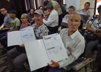 Entregan 101 títulos de propiedad en Mérida