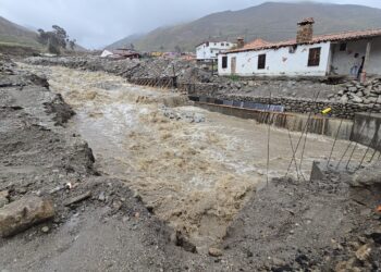 Fuertes lluvias causan deslizamientos en el páramo: Restringido el paso en el sector La Piedrota hacia Barinas
