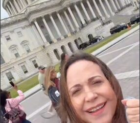 María Corina Machado llegó a Panamá para reencuentro con venezolanos