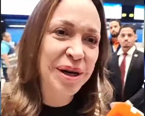 María Corina Machado llegó a Panamá para reencuentro con venezolanos