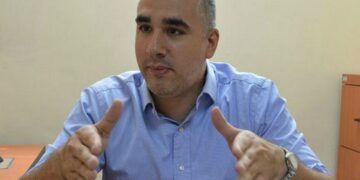 “Hay una realidad fiscal”: economista Luis Oliveros explica por qué es difícil aumentar salarios