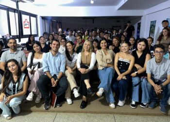 Carrera Comunicación Social del NURR conmemora XIX aniversario con jornadas de actualización académica