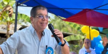 Economista Ricardo Berríos: reducción de la nómina pública y apertura privada permitiría mejorar los salarios