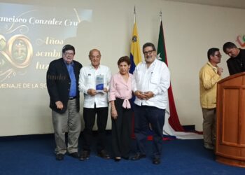 Sociedad civil de Trujillo rinde emotivo homenaje al geógrafo Francisco González Cruz en sus 80 años