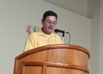 A Francisco González Cruz…   |  Por: Helder Durán